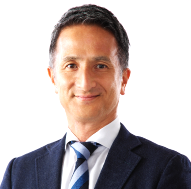 代表社員　税理士　香本和也
